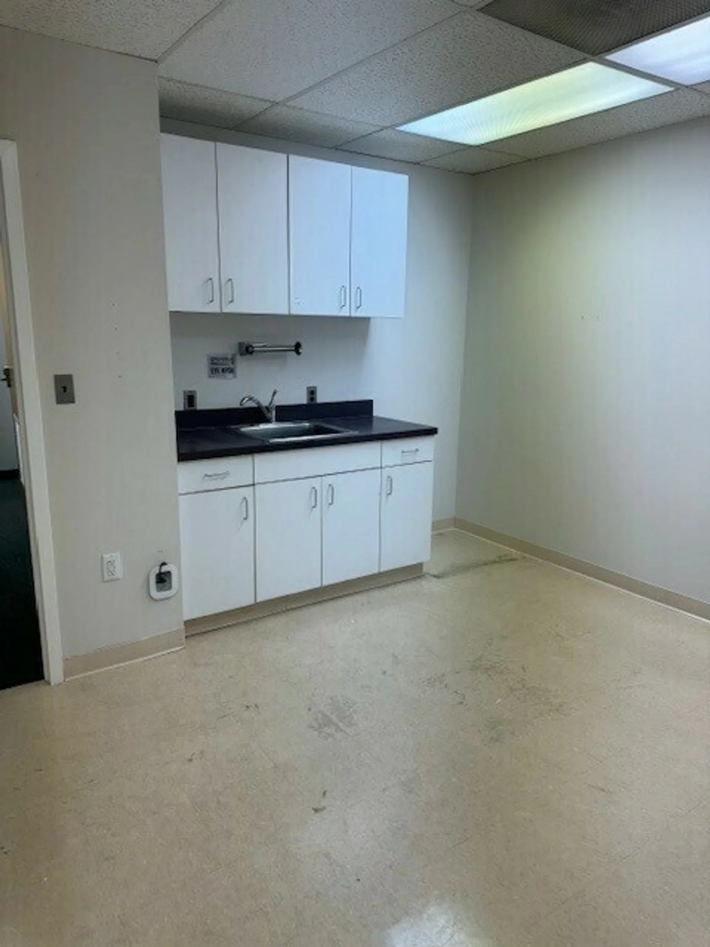 Photo 3 of 401 E Jefferson St, Rockville, MD 20850