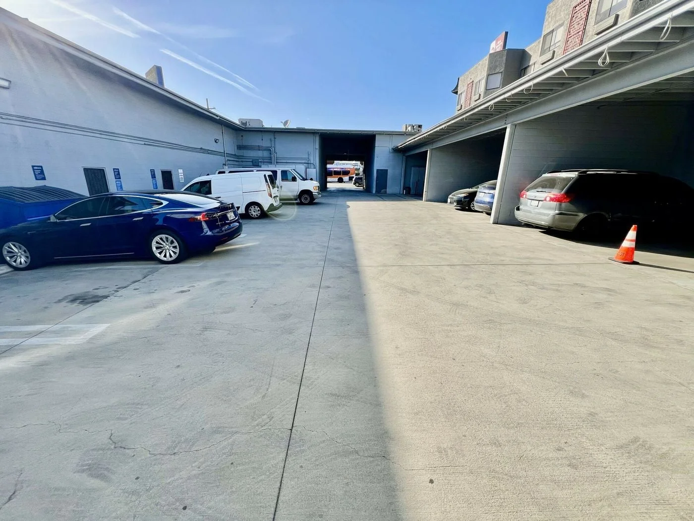 Photo 2 of 808 N Hill St, Los Angeles, CA 90012