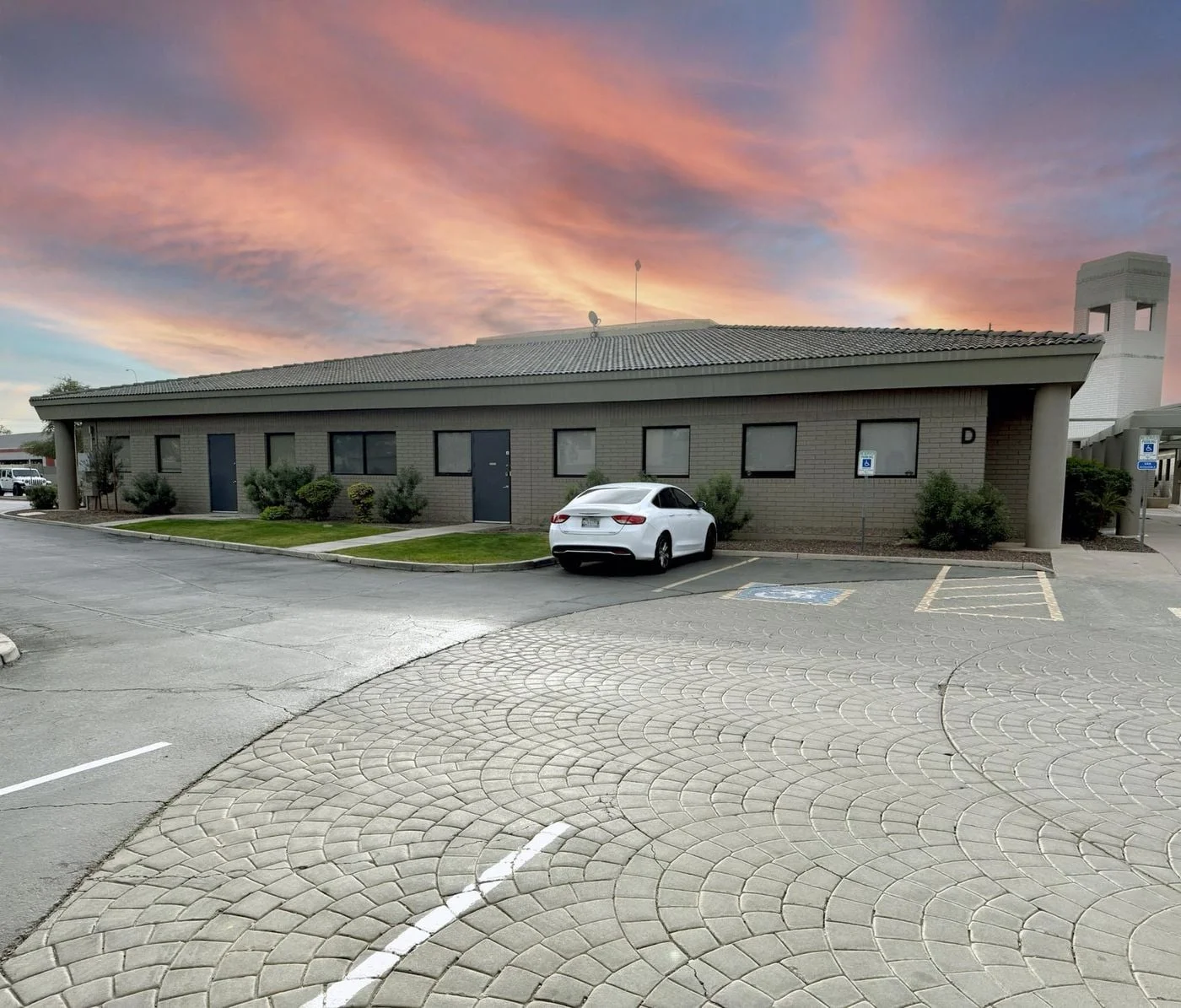 Photo 2 of 604 W Warner Rd Bldg D, Chandler, AZ 85225