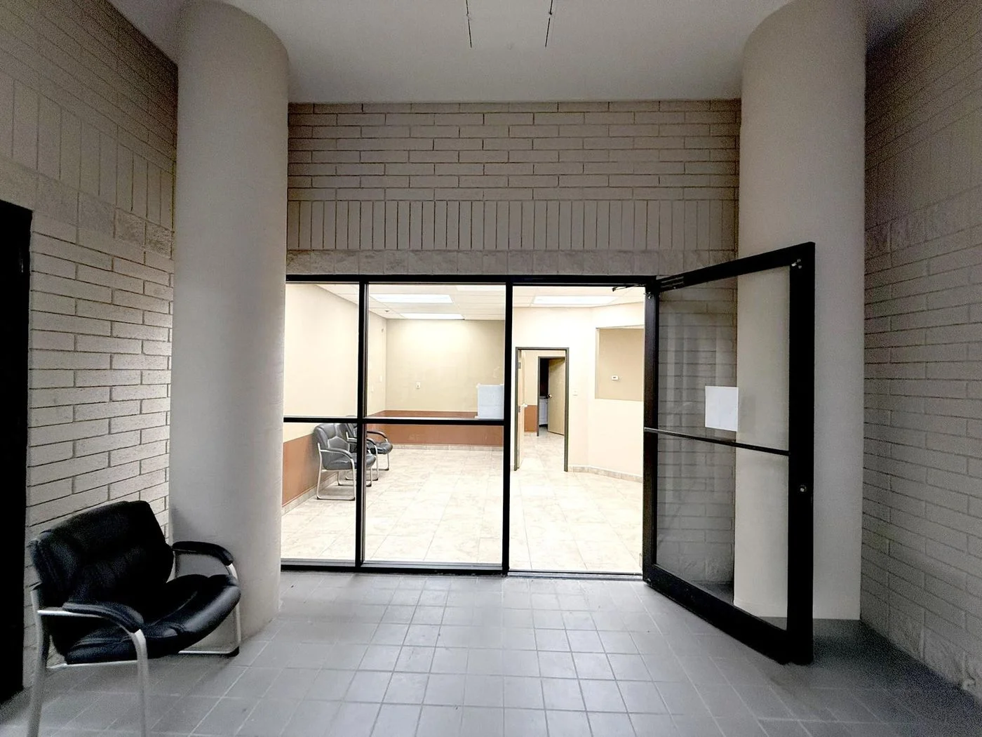 Photo 3 of 604 W Warner Rd Bldg D, Chandler, AZ 85225