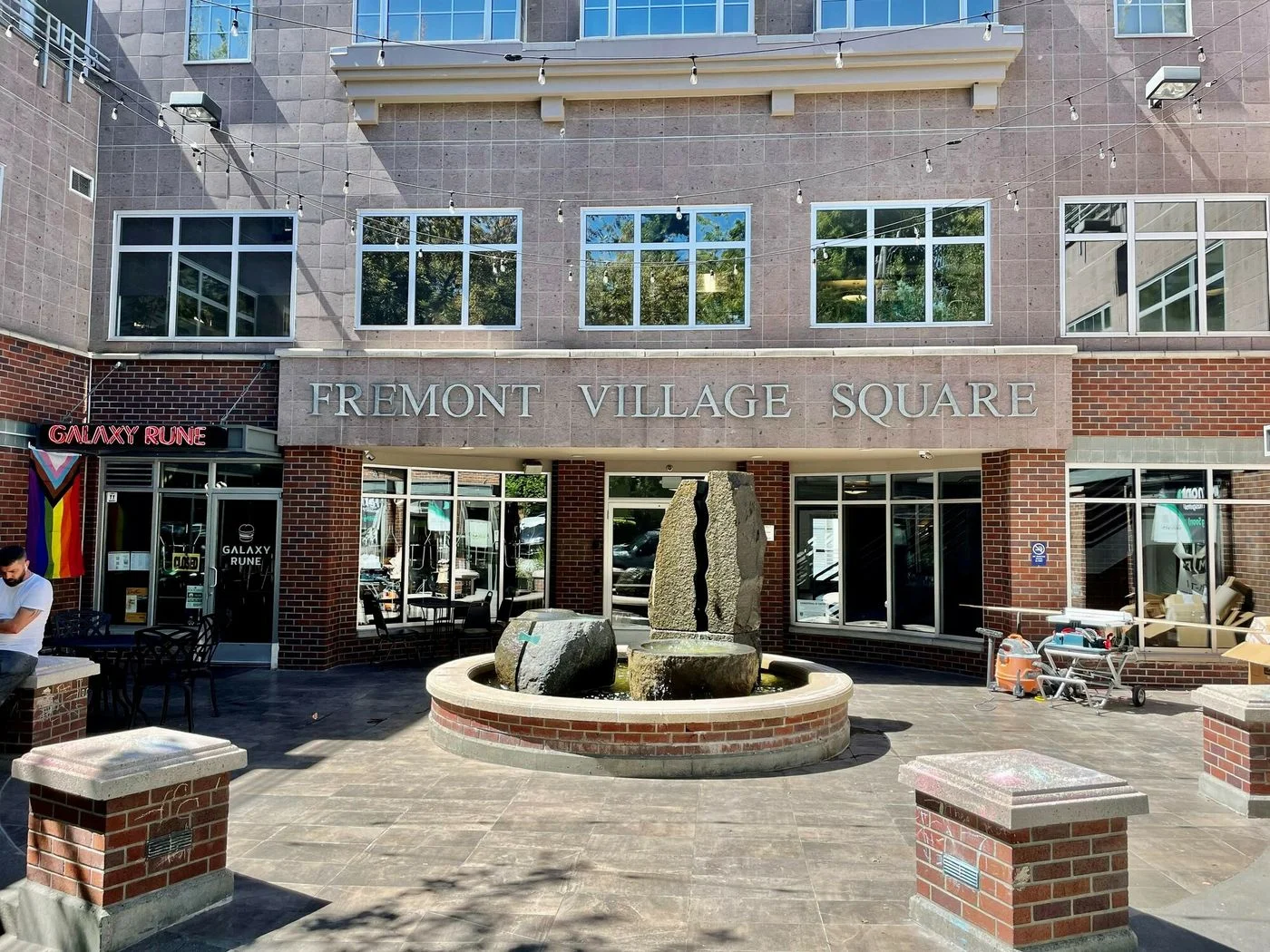 Photo 1 of 3601 Fremont Ave N, Seattle, WA 98103