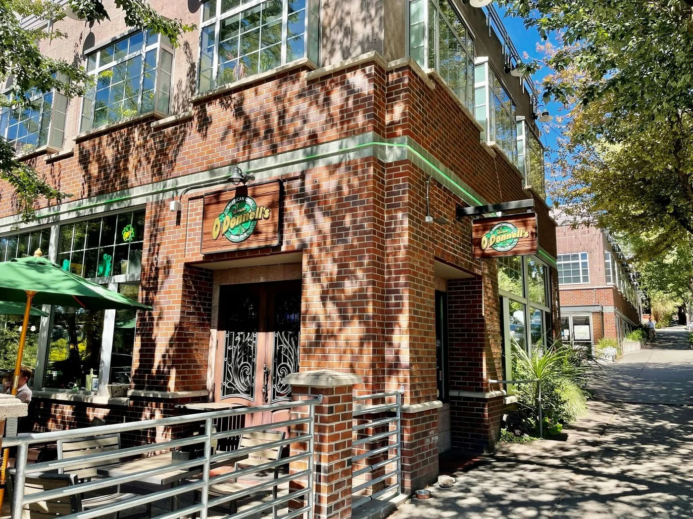 Photo 3 of 3601 Fremont Ave N, Seattle, WA 98103