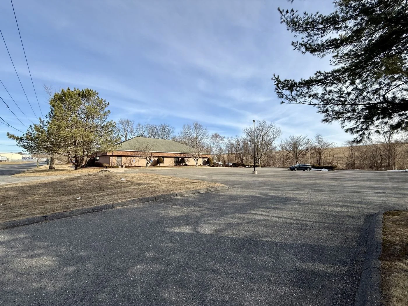 Photo 3 of 221 Industry Ave, Springfield, MA 01104