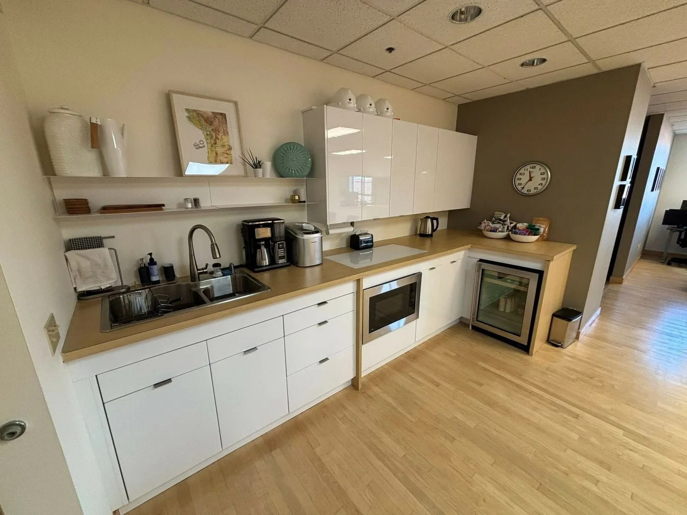 Photo 2 of 1905 Queen Anne Ave N, Seattle, WA 98109