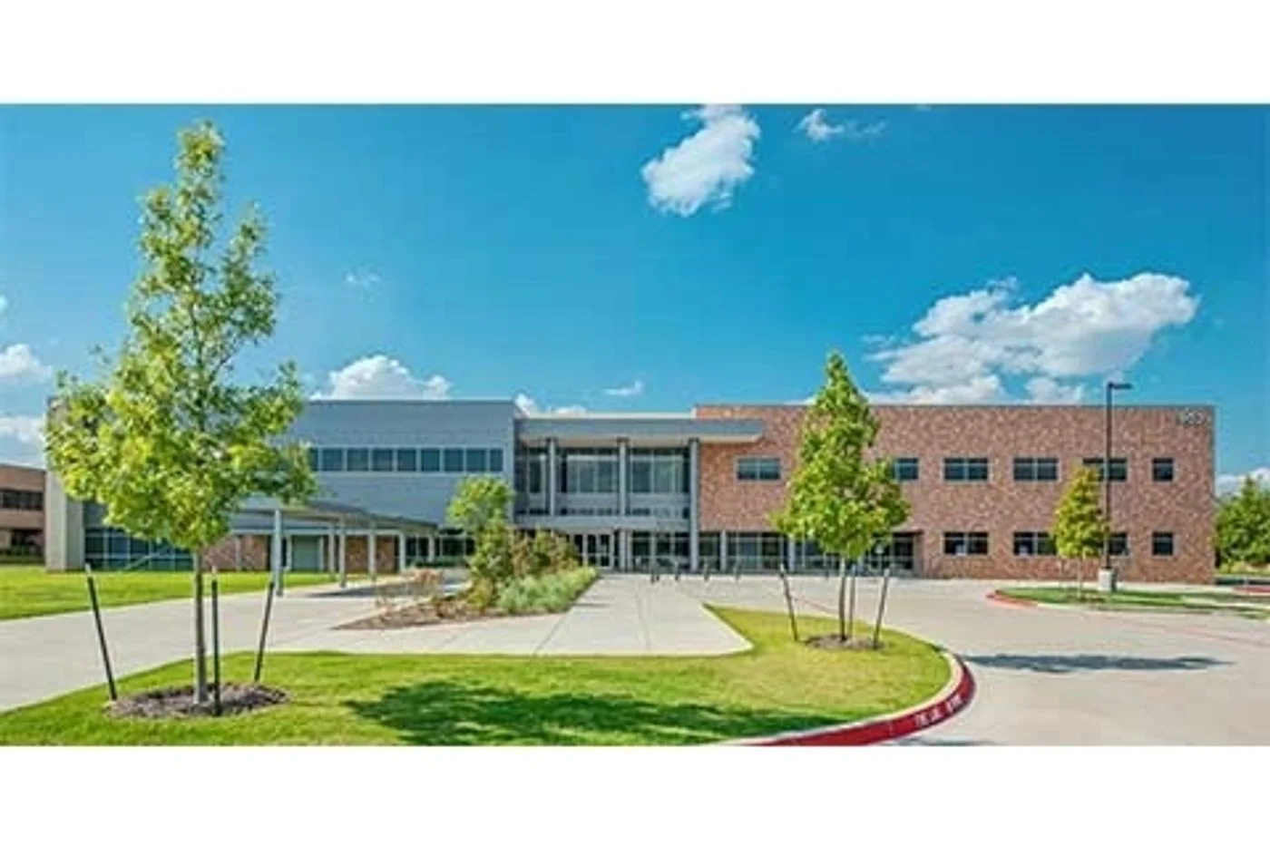 Photo-1 of 902 W Randol Mill Rd, Arlington, TX 76012