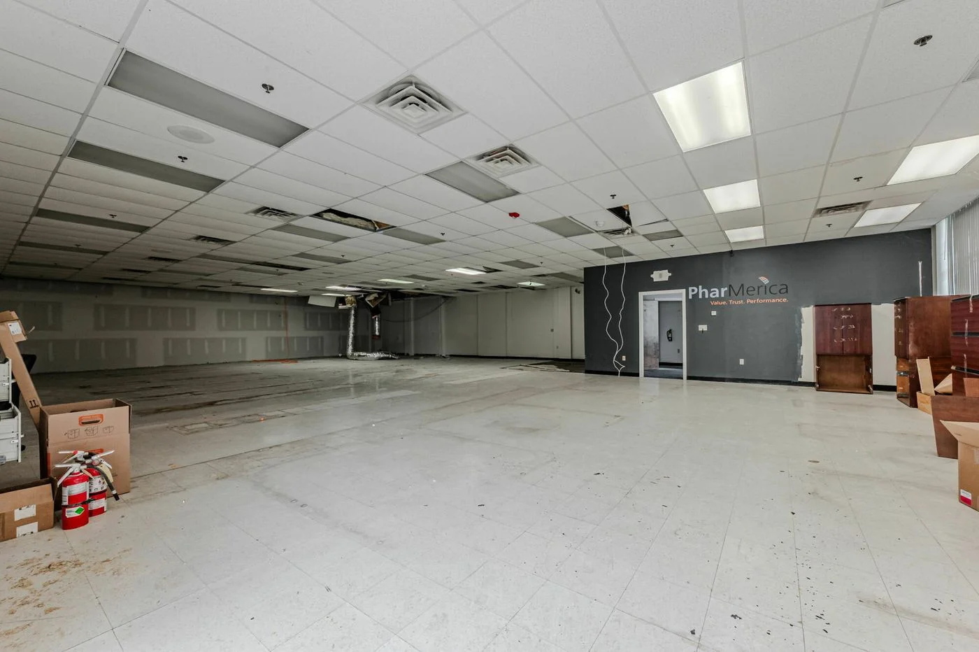 Photo 3 of 111 Ruthar Dr, Newark, DE 19711