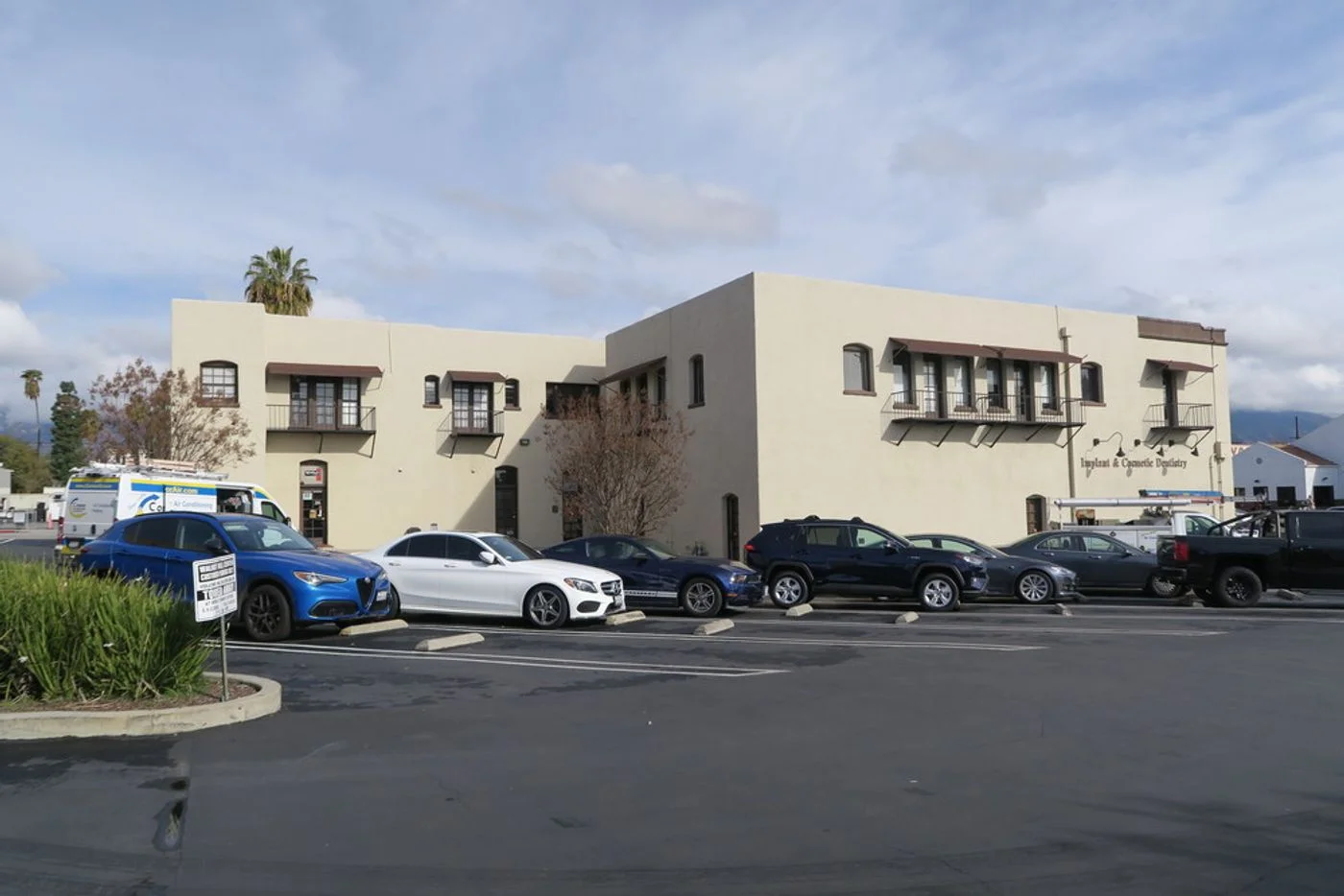 Photo 3 of 183 N Hill & 1386 E Walnut St., Pasadena, CA 91106