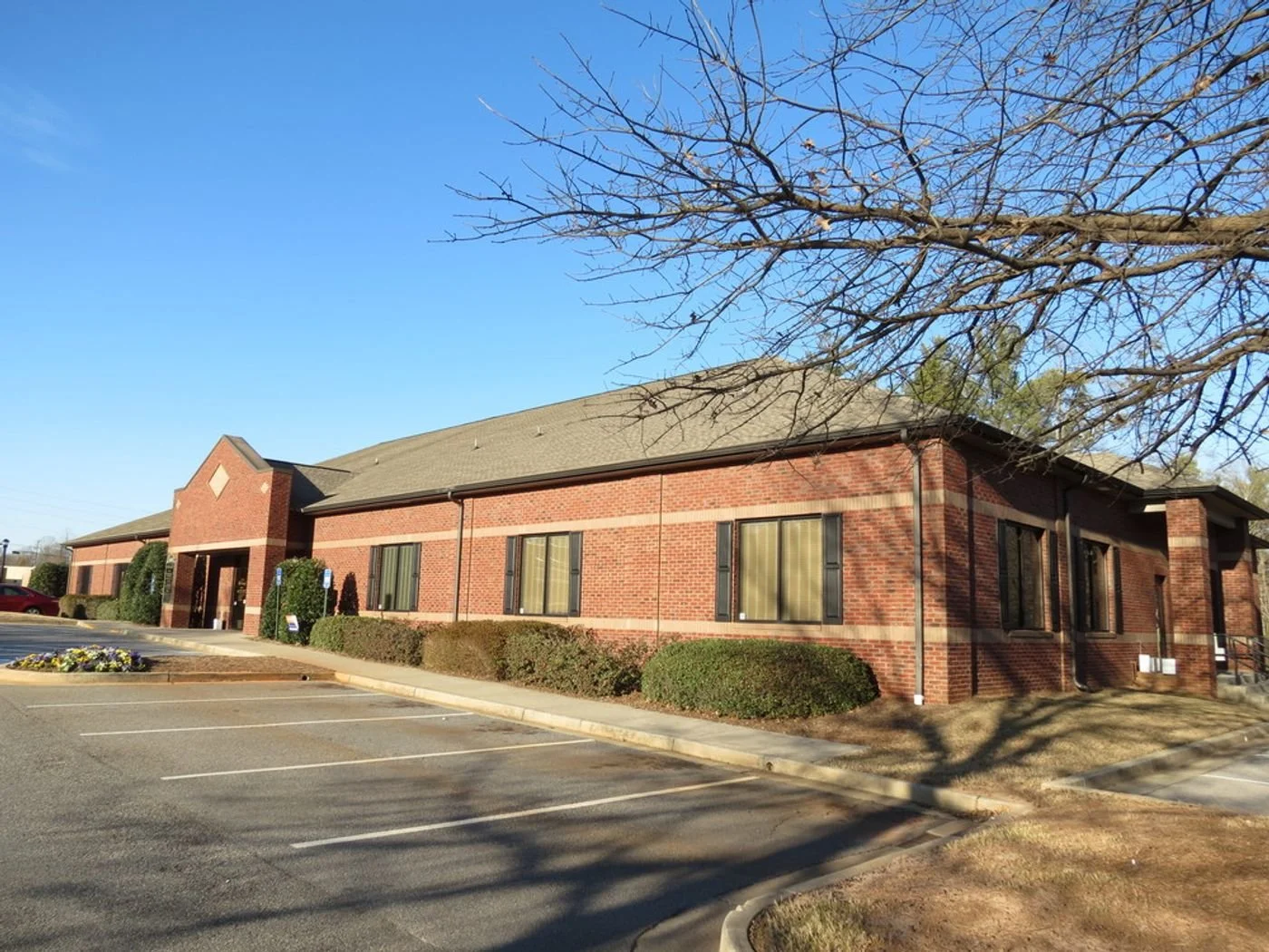 Photo-2 of 1498 Jesse Jewell Pkwy SE, Gainesville, GA 30501