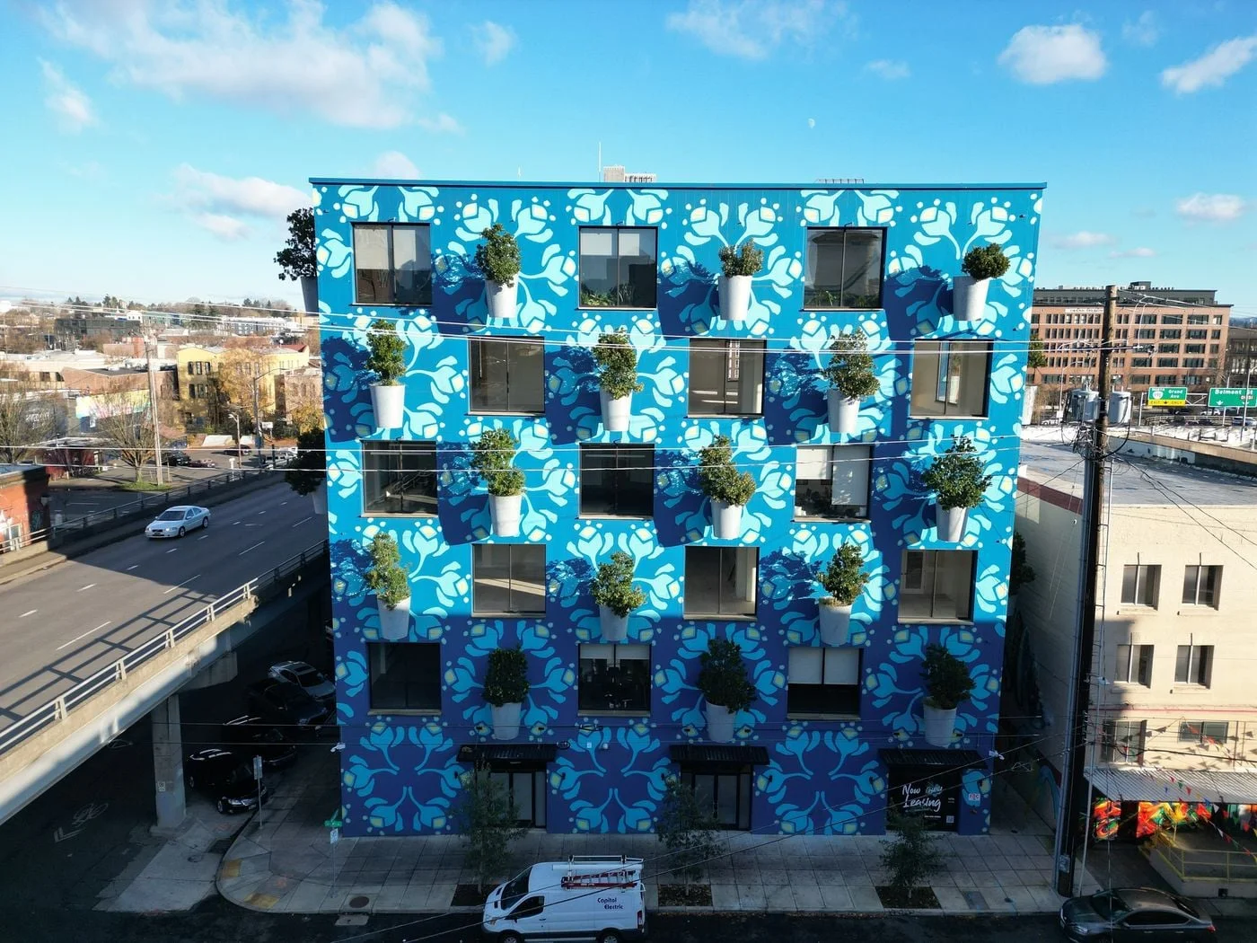 Photo 1 of 850 SE 3rd Ave, Portland, OR 97214