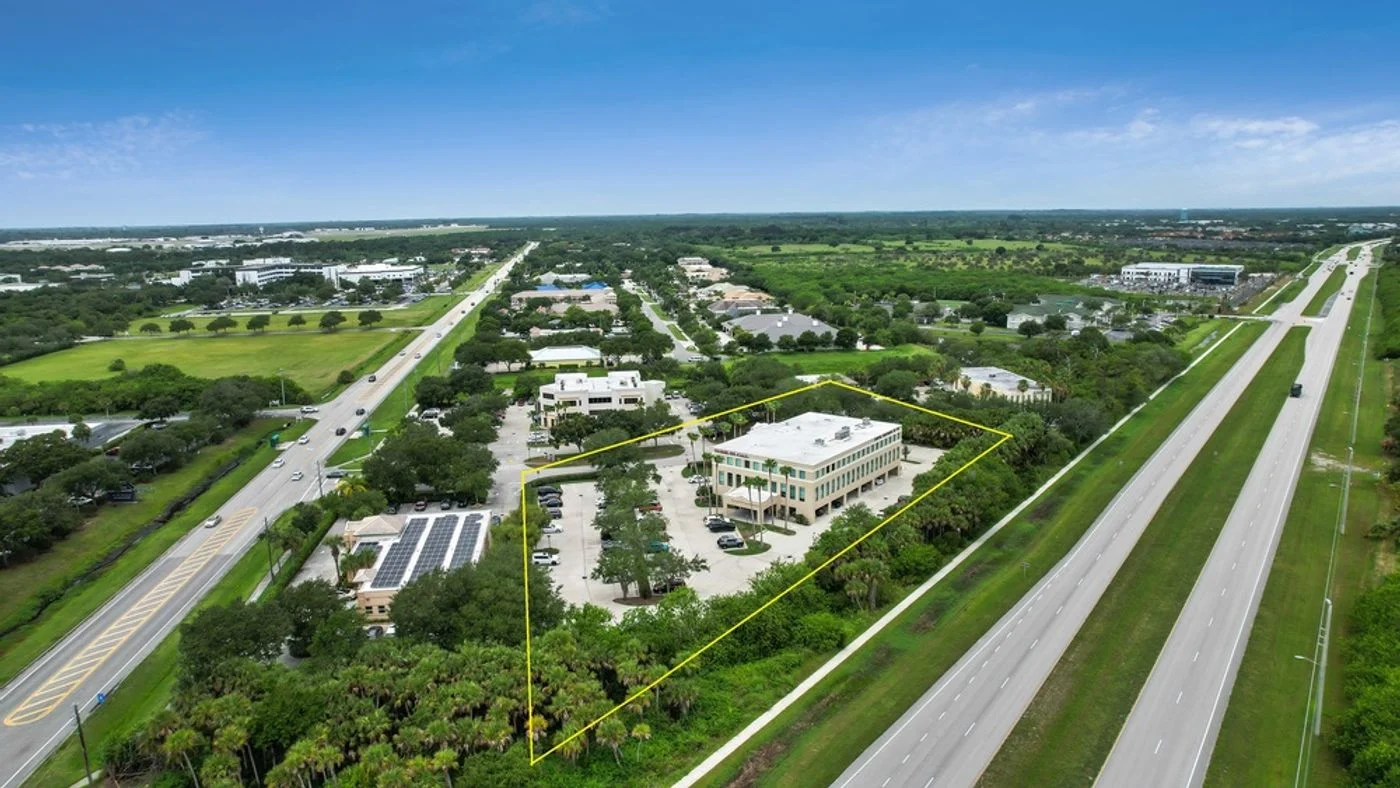 Photo 3 of 3755 7th Ter, Vero Beach, FL 32960