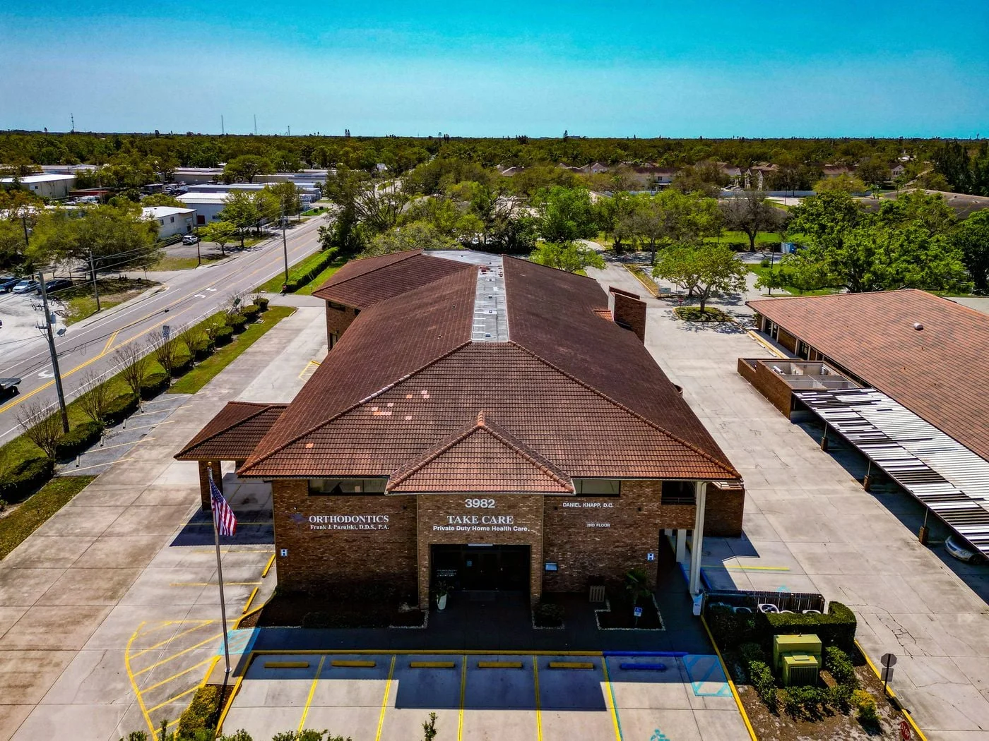 Photo 2 of 3982 Bee Ridge Rd, Sarasota, FL 34233