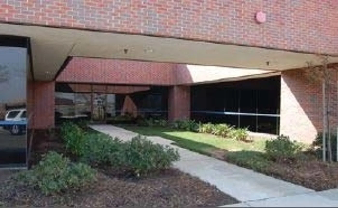 Photo 2 of 530 Kings County Dr, Hanford, CA 93230