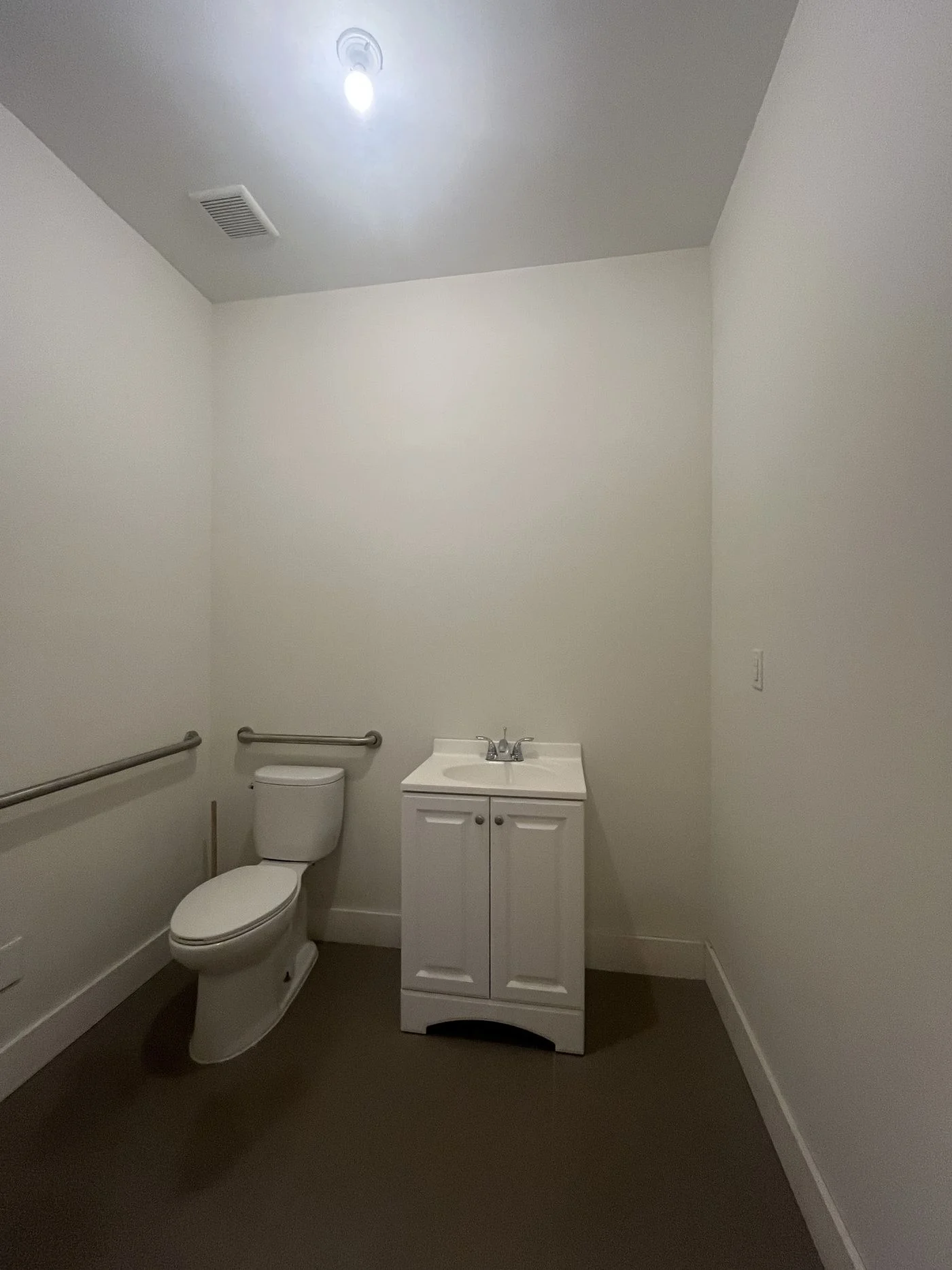 Photo-3 of 145 Maujer Street, Brooklyn, NY 11206