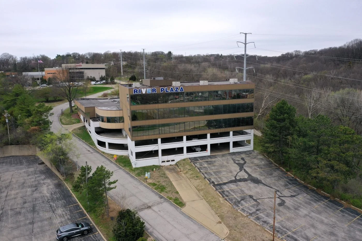 Photo 3 of 2 News Plaza, Peoria, IL 61614