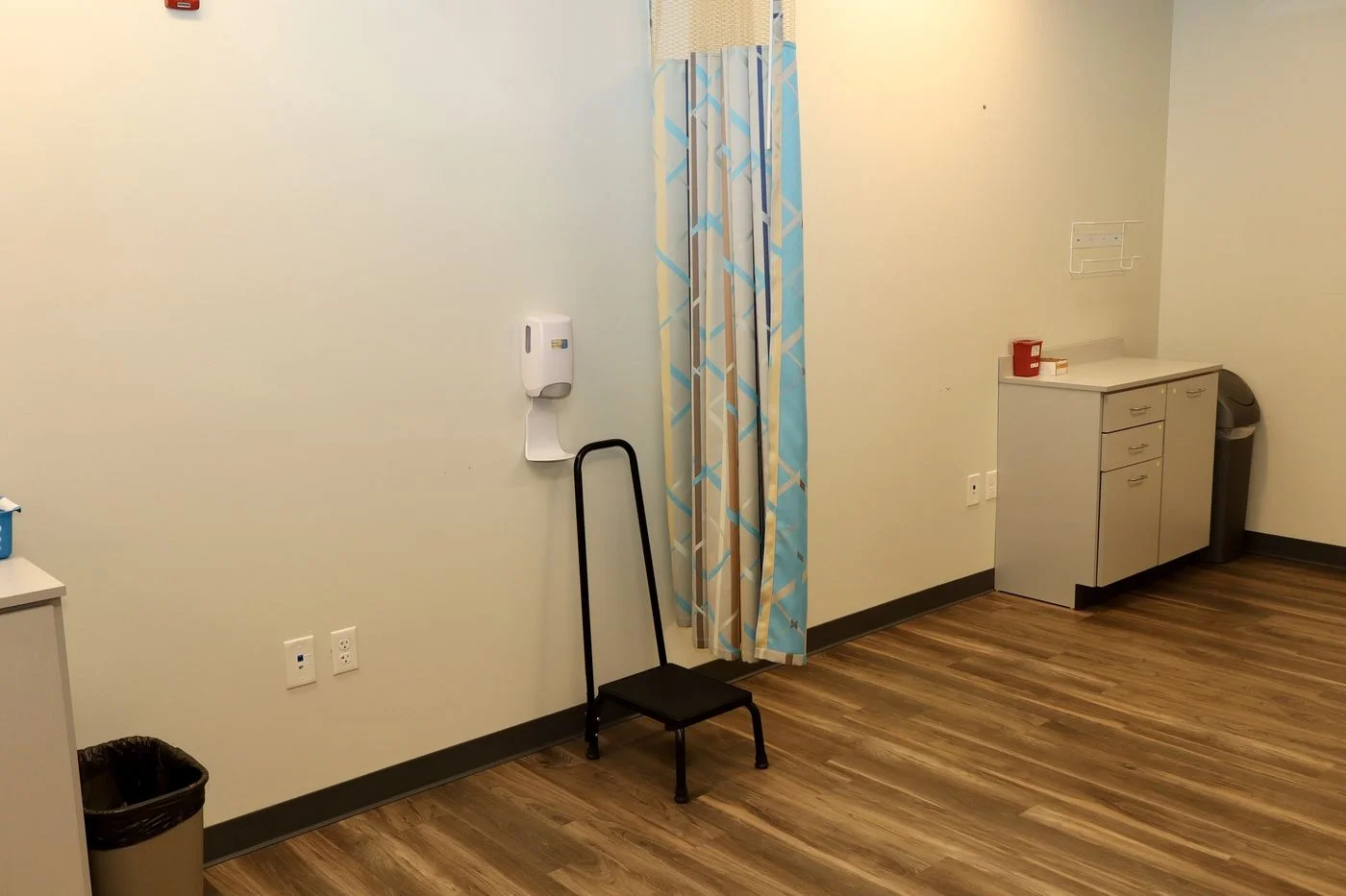 Photo 3 of 801 Joe Mann Blvd, Suite B , Midland, MI 48642