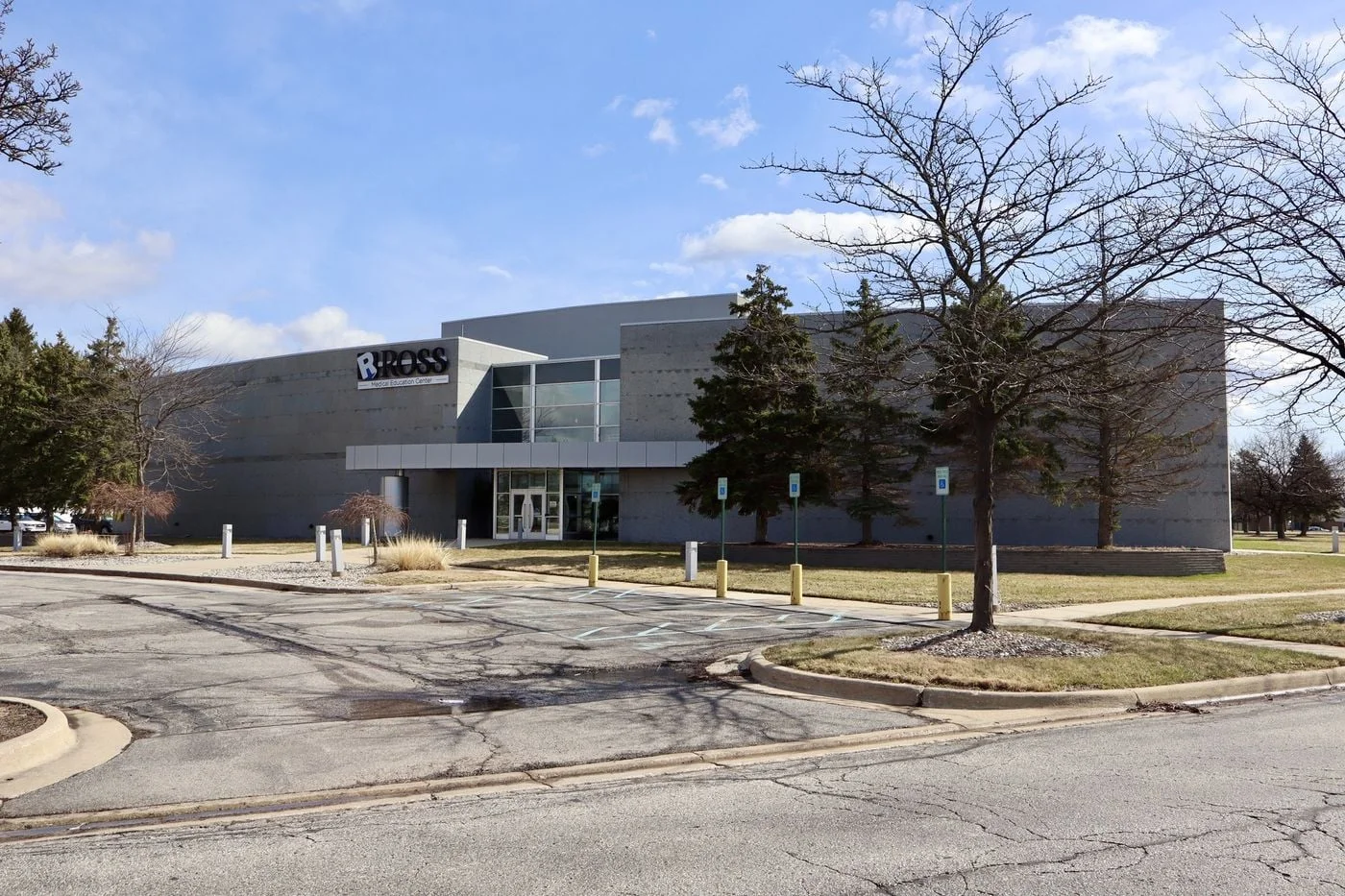 Photo 1 of 4300 Fashion Square Blvd, Saginaw, MI 48603