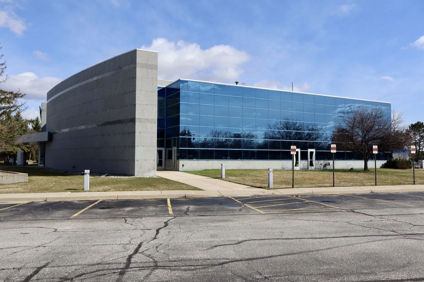 Photo 2 of 4300 Fashion Square Blvd, Saginaw, MI 48603