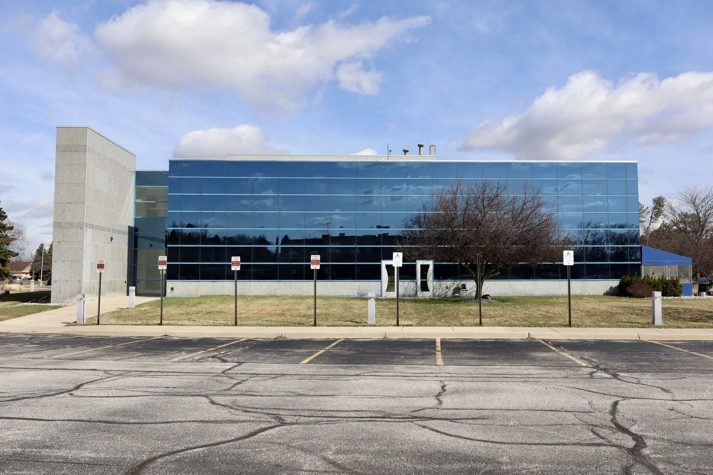 Photo 3 of 4300 Fashion Square Blvd, Saginaw, MI 48603