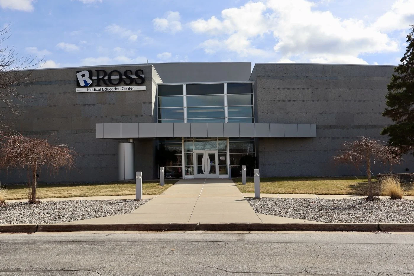 Photo 1 of 4300 Fashion Square Blvd, Saginaw, MI 48603