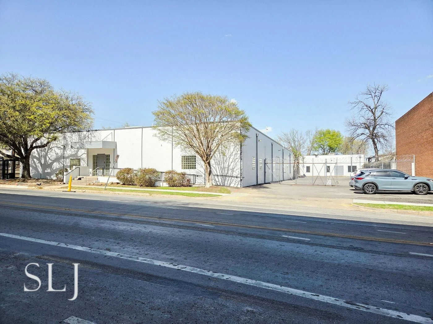 Photo 1 of 1100 S Akard St, Dallas, TX 75215
