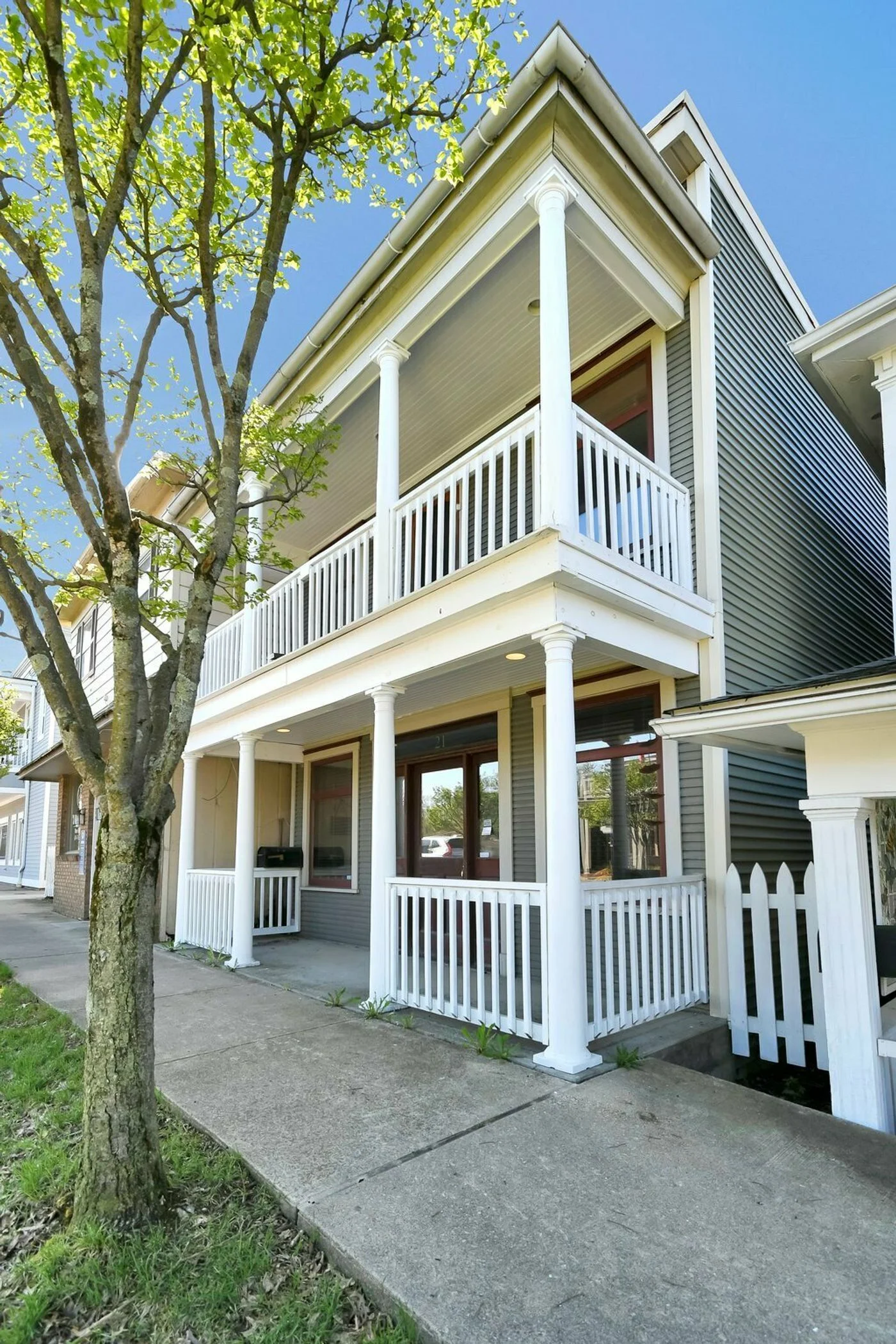 Photo 3 of 21 W Columbus St, Pickerington, OH 43147