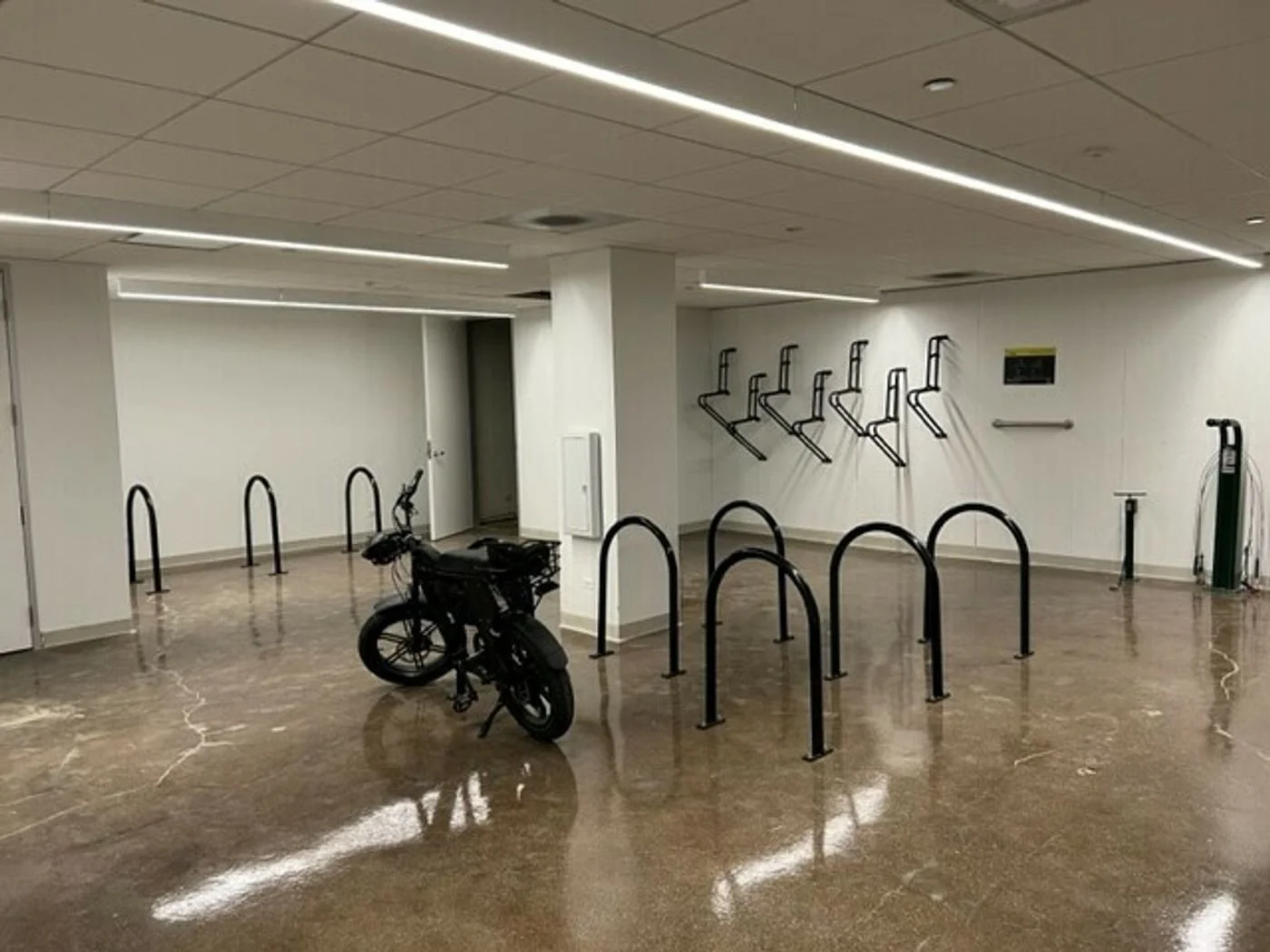 Photo 2 of 118 S Clinton St, Chicago, IL 60661