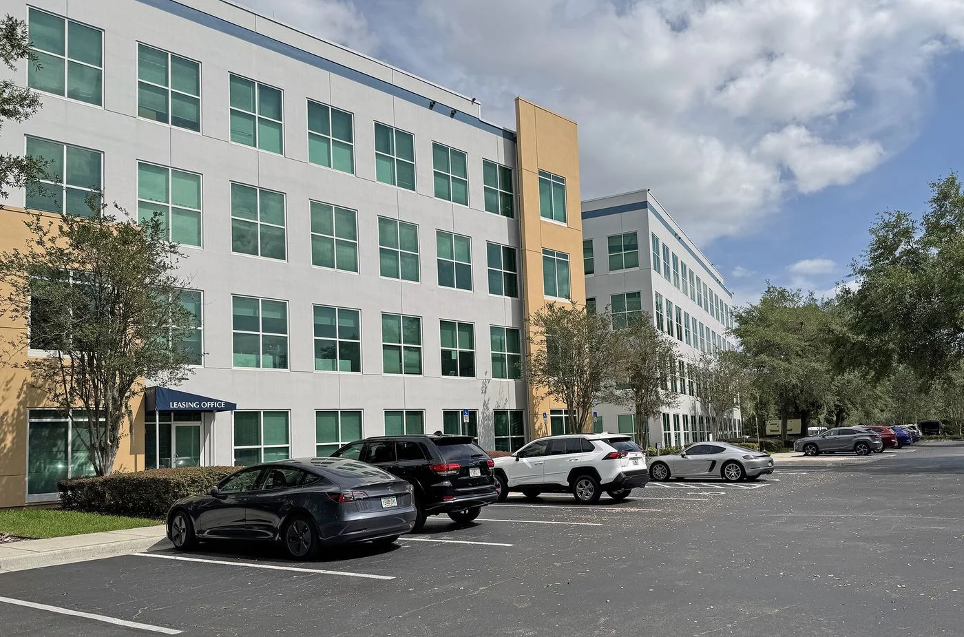 Photo-2 of 1800 Pembrook Drive, Orlando, FL 32810