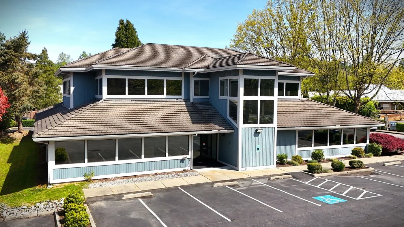 Photo 1 of 975 5th Ave NW, Issaquah, WA 98027