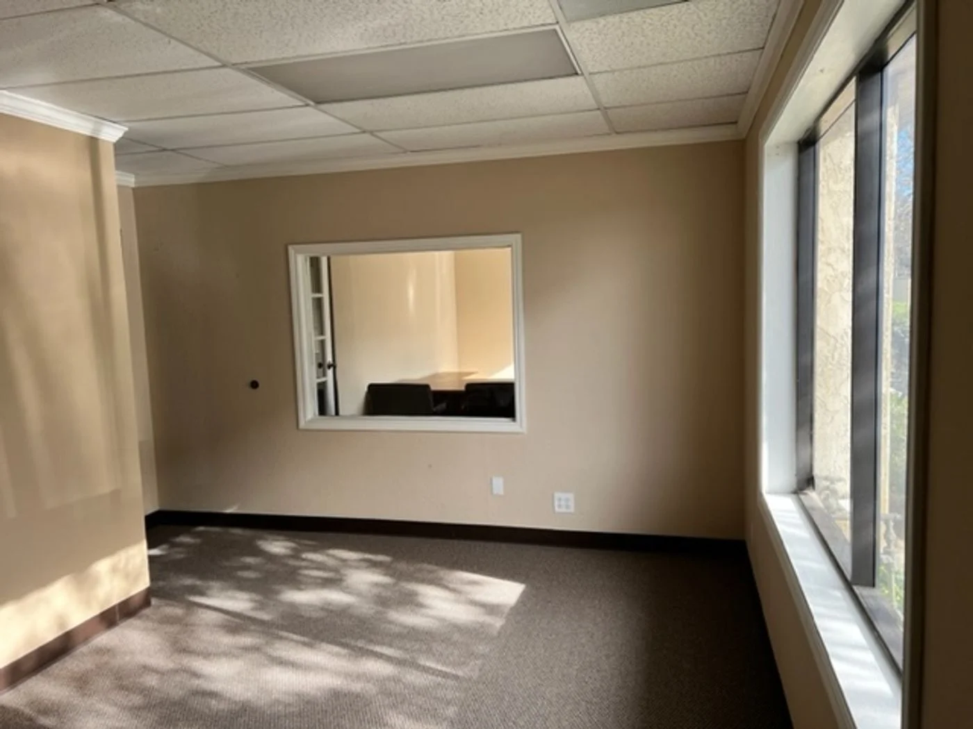 Photo 3 of 340 Rosewood Avenue Unit D, Camarillo, CA 93010