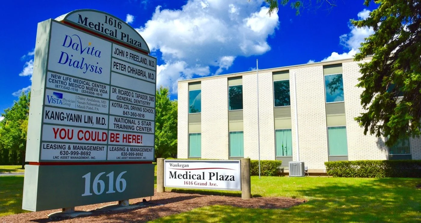 Photo 2 of 1616 Grand Ave, Waukegan, IL 60085