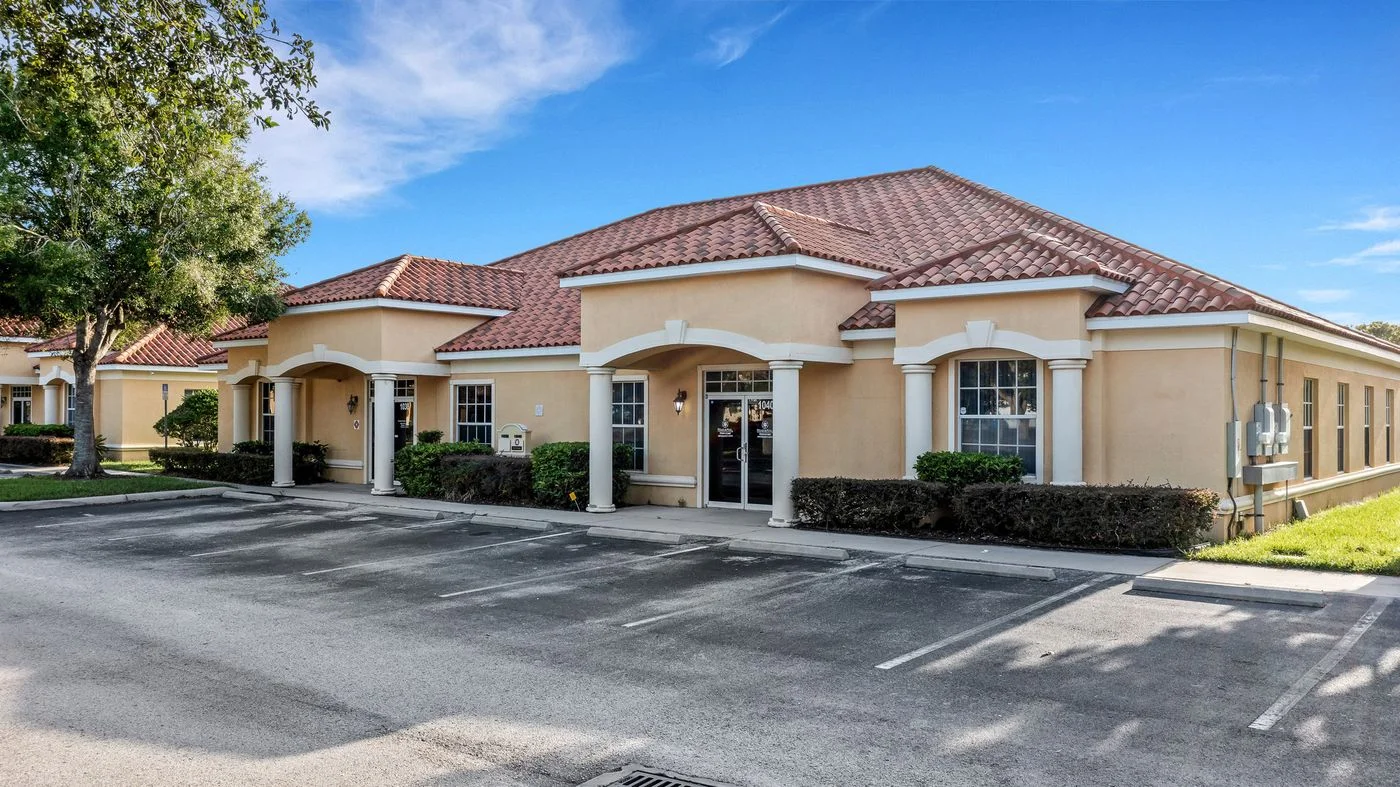 Photo 1 of 1040 E Brandon Blvd, Brandon, FL 33511