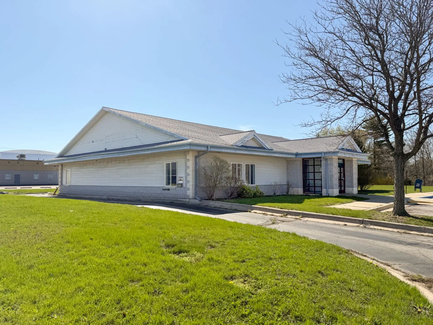 Photo-2 of 632 N Dibble Ave, Lansing, MI 48917