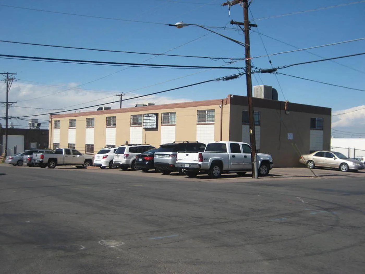 Photo 2 of 6767 E 39th Avenue, Denver, CO 80207