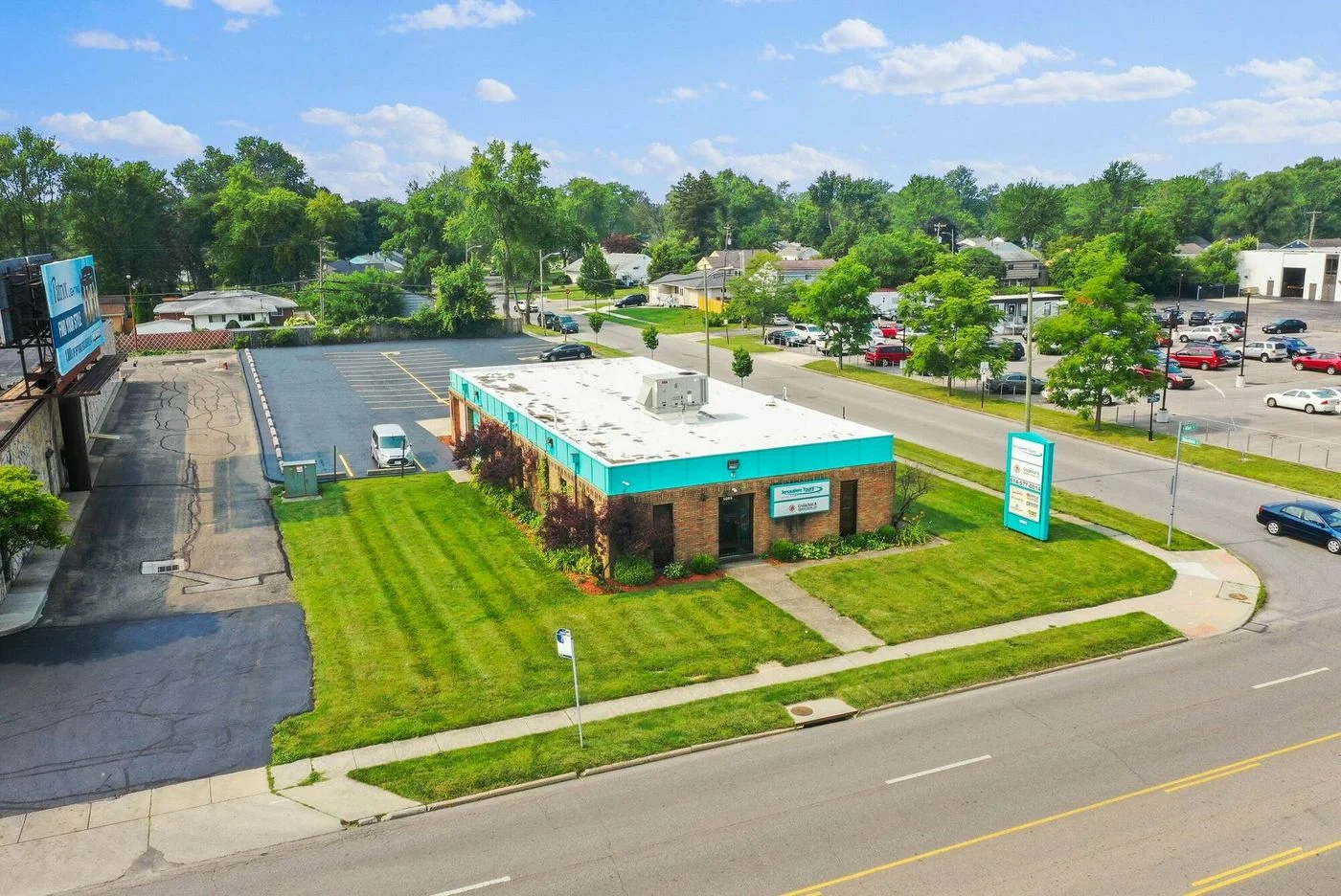 Photo 2 of 5085 E Main St, Columbus, OH 43213