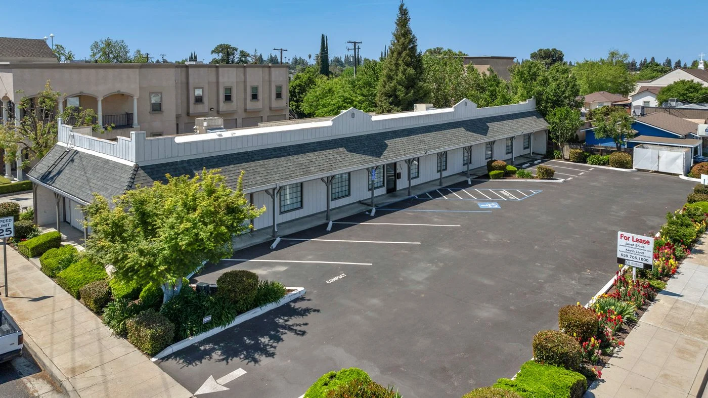 Photo 2 of 330 Bullard Ave, Clovis, CA 93612