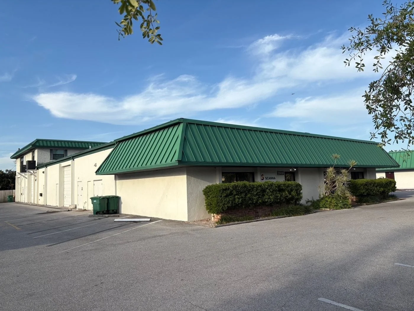 Photo 1 of 2890 Hyde Park St, Sarasota, FL 34239