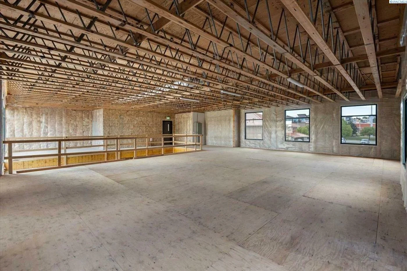 Photo 2 of 2062 North Steptoe Street B, Kennewick, WA 99336