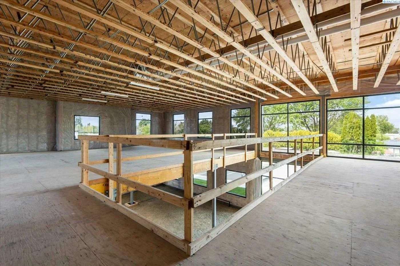 Photo 3 of 2062 North Steptoe Street B, Kennewick, WA 99336