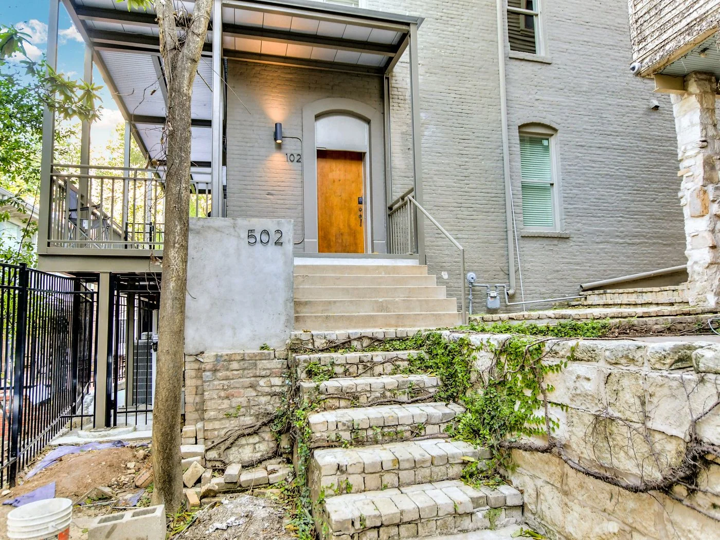 Photo 2 of 702 San Antonio St., Austin, TX 78701