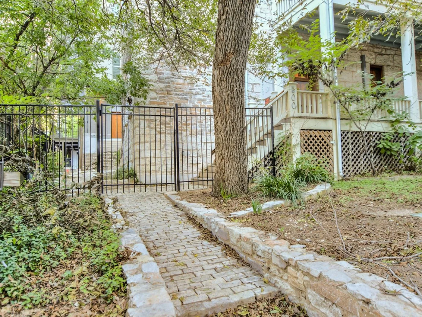 Photo 3 of 702 San Antonio St., Austin, TX 78701
