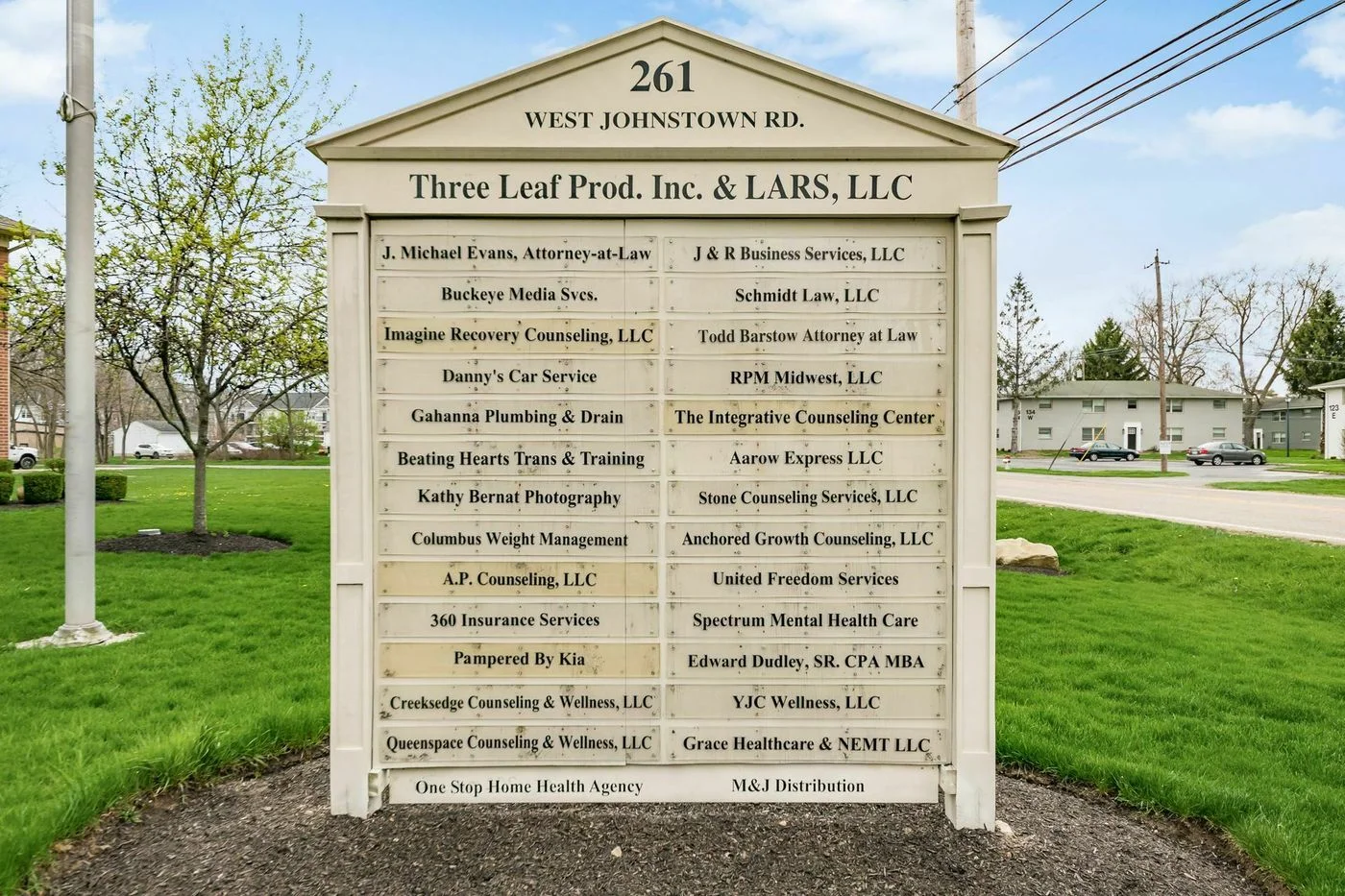 Photo 2 of 261 W Johnstown Road, Gahanna, OH 43230