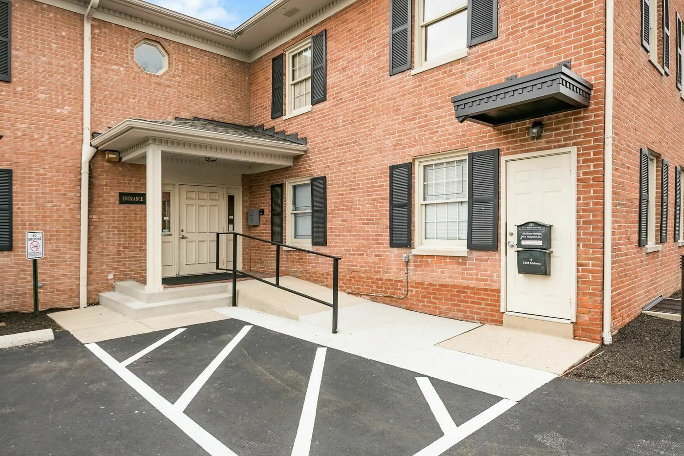 Photo 3 of 261 W Johnstown Road, Gahanna, OH 43230