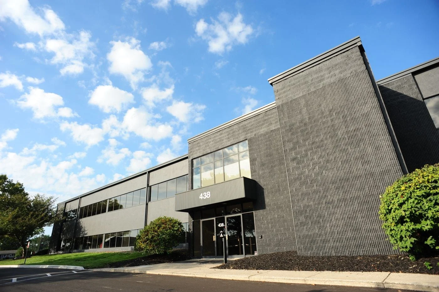 Photo 1 of 438 E Wilson Bridge Rd, Worthington, OH 43085