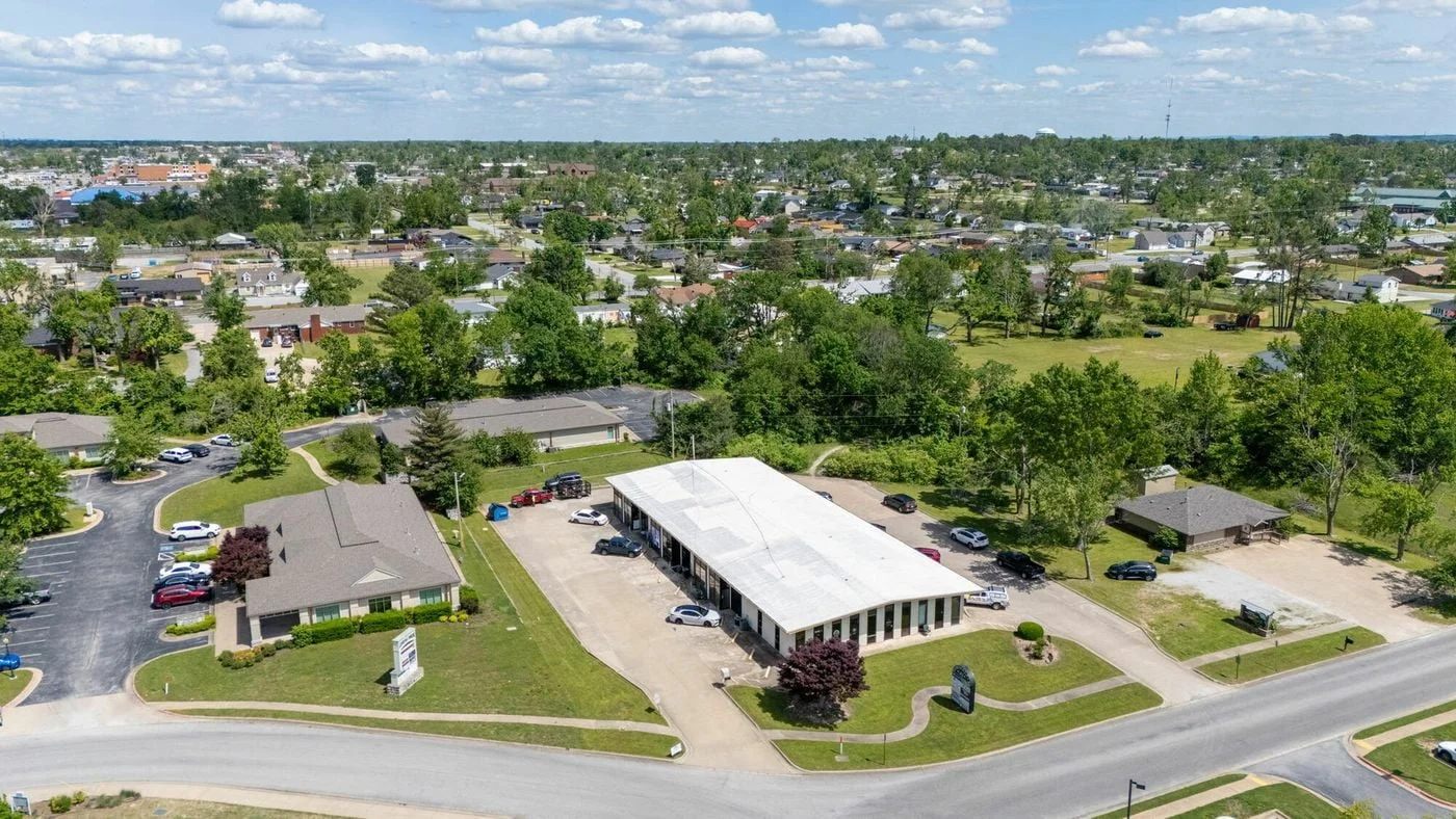 Photo 3 of 201 S 20th St, Rogers, AR 72758