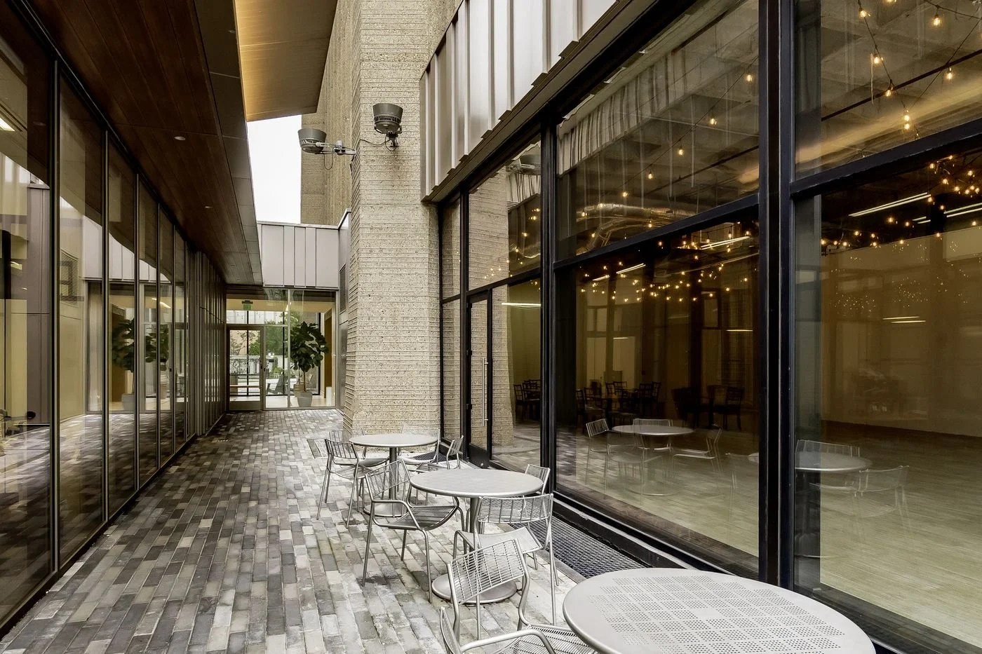 Photo-2 of 450 Laurel St, Baton Rouge, LA 70801