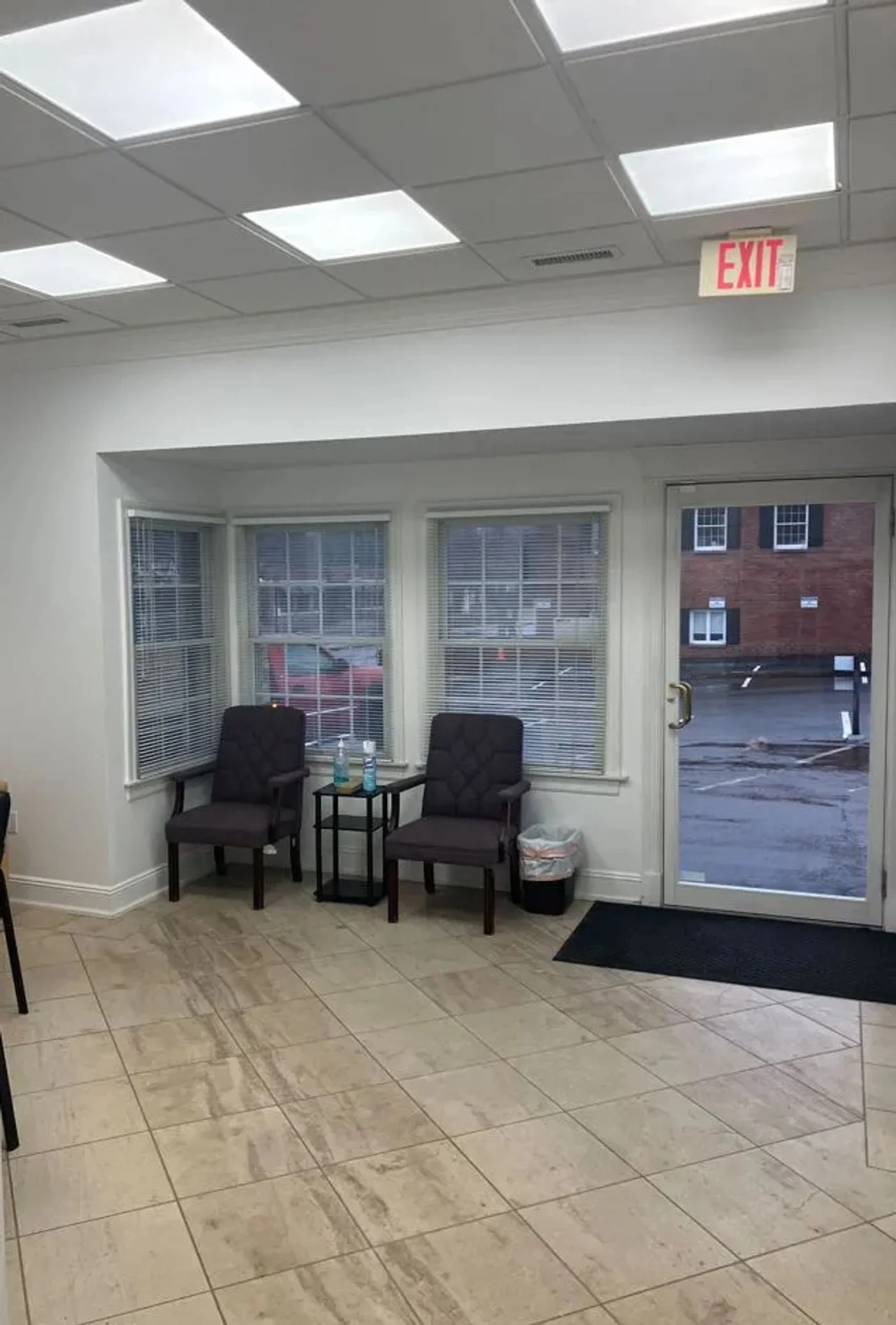 Photo 3 of 27 Pine St, New Canaan, CT 06840