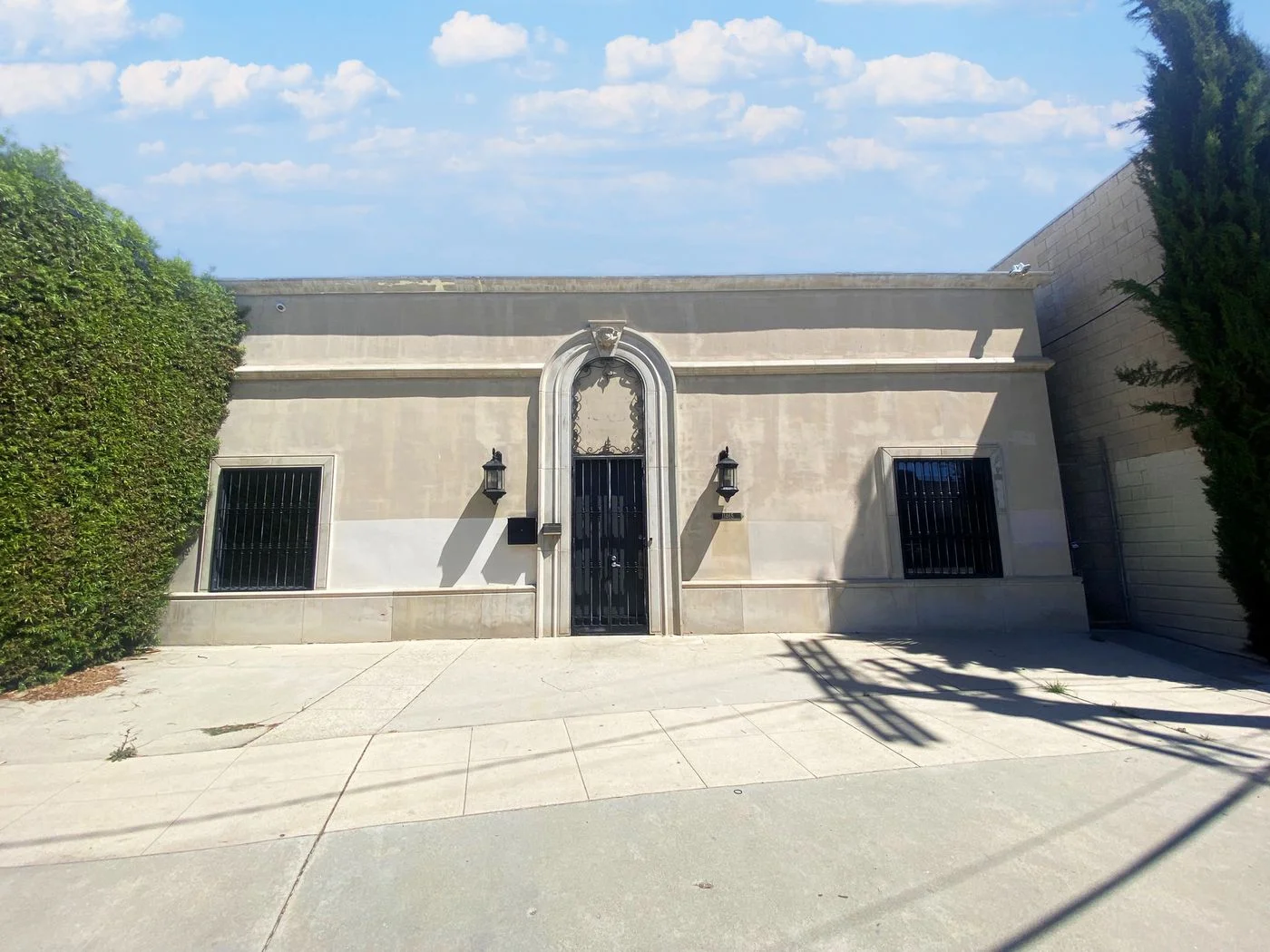 Photo 1 of 11465 Chandler Boulevard, Los Angeles, CA 91601