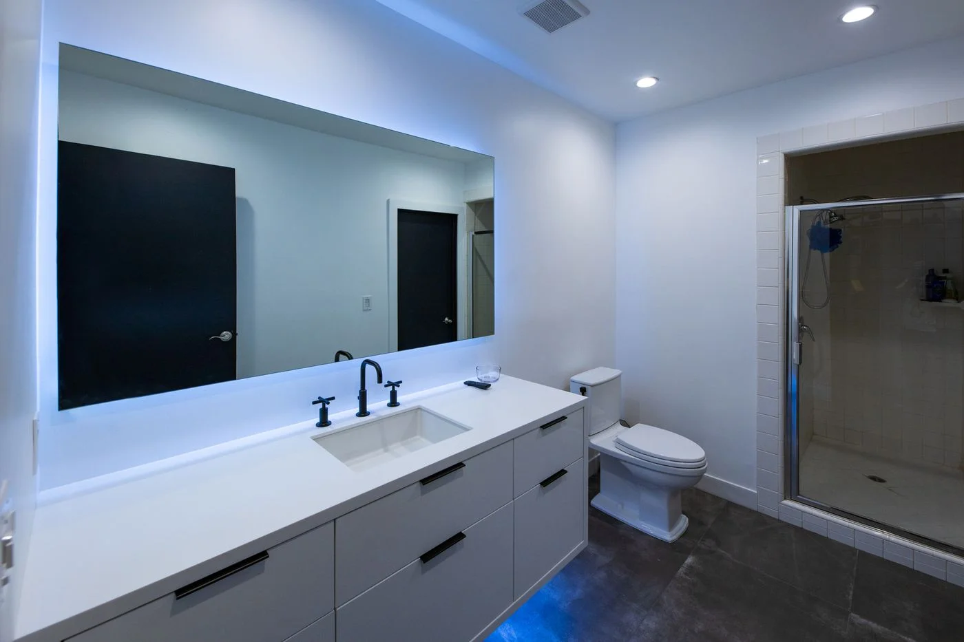 Photo 2 of 11465 Chandler Boulevard, Los Angeles, CA 91601