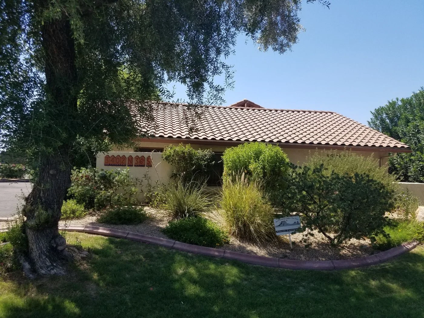 Photo 2 of 3402 N 36th St, Phoenix, AZ 85018