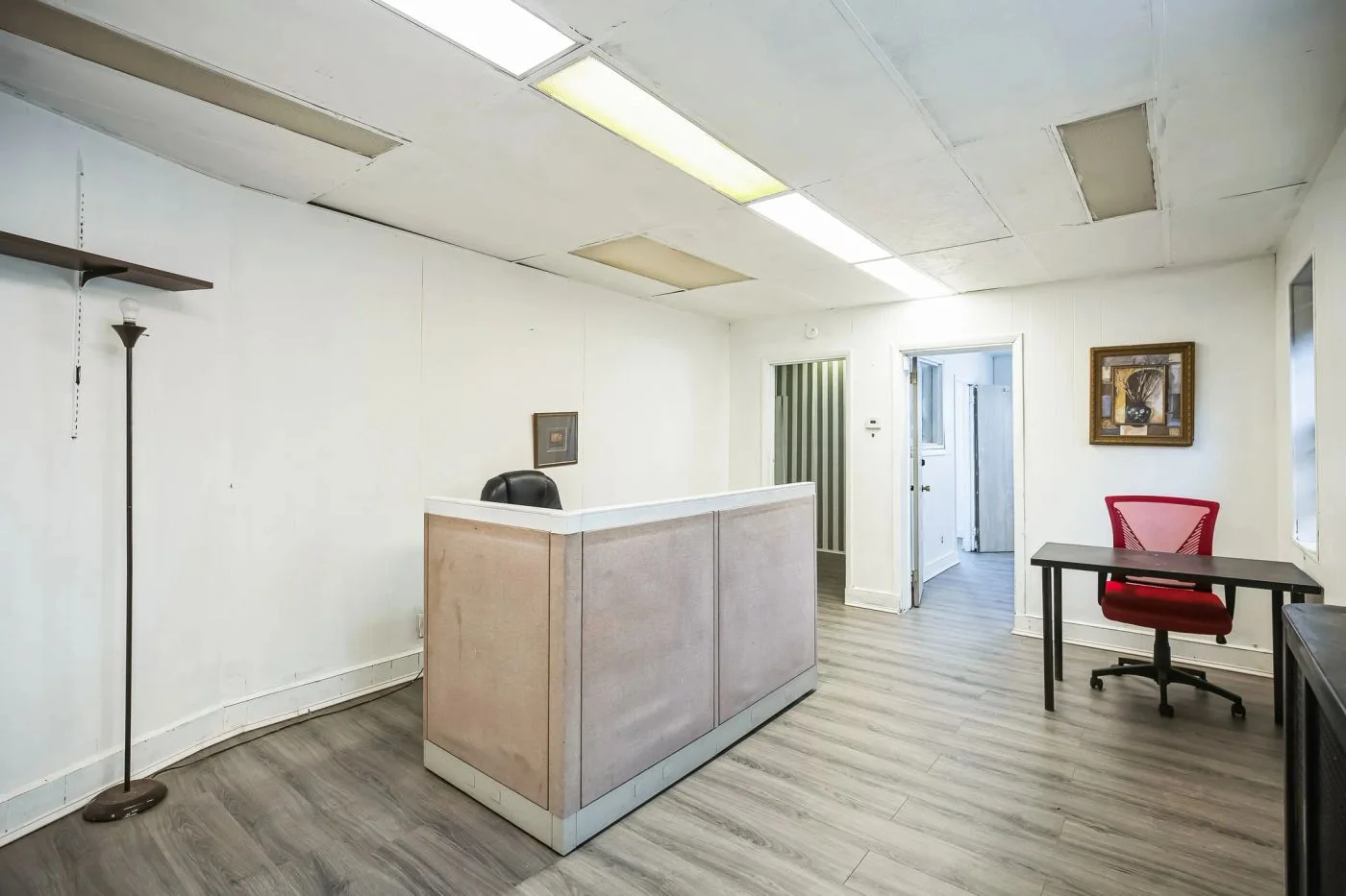 Photo 3 of 228 Long Ln, Upper Darby, PA 19082